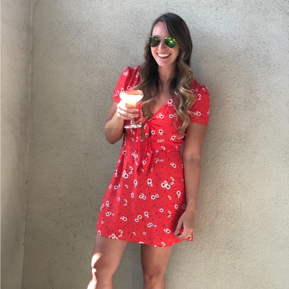 Floral dress with keyhole